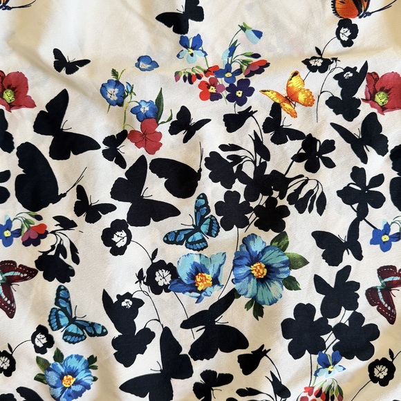 Red herring Large butterfly print sleeveless top in White - Picture 8 of 8